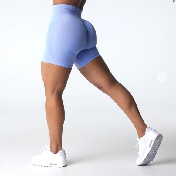 Periwinkle Contour Seamless Shorts NVGNT - Picture 2 of 3